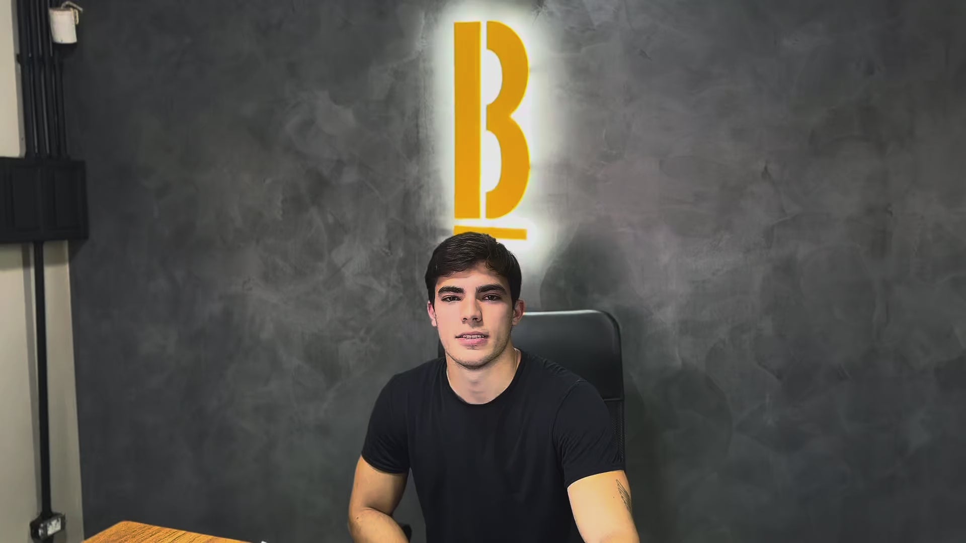 Vídeo institucional da Bonicar Brasil apresentando a loja de acessórios automotivos, tradição e confiança no mercado há mais de 20 anos.